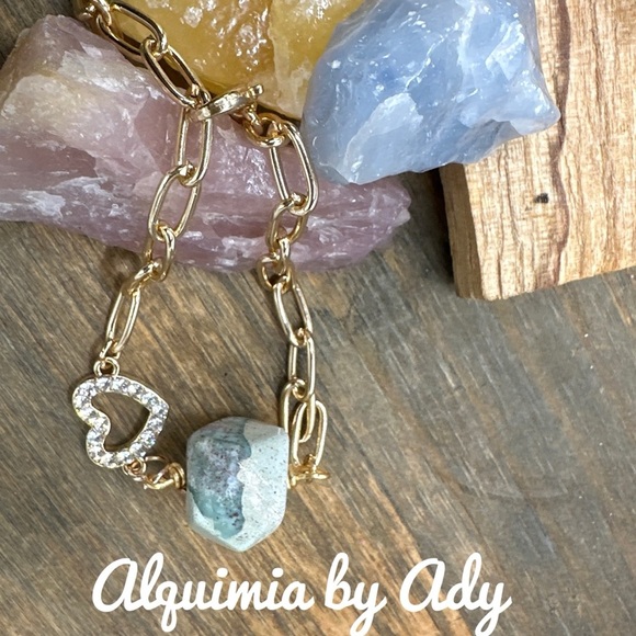 LARIMAR GOLD HEART ADJUSTABLE CHUNKY CURB CHAIN BRACELET - Picture 1 of 2